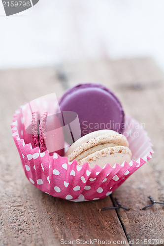 Image of Macaroons on wooden table