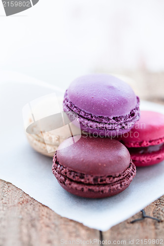 Image of Macaroons on wooden table