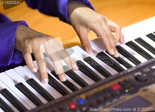 Image of hands of pianist