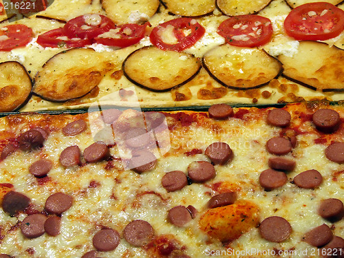 Image of Pizza in an elegant restaurant