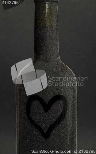 Image of Heart painted on a wine bottle