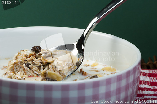Image of Muesli breakfast in a bowl