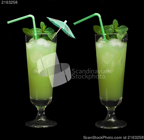 Image of Green cocktail with cubes ice