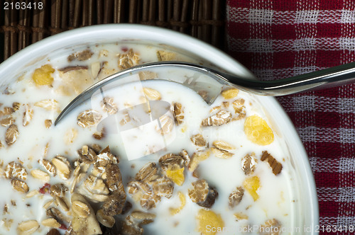 Image of Muesli breakfast in a bowl