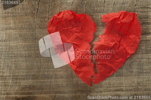 Image of Heartbreak made ??of curled red paper