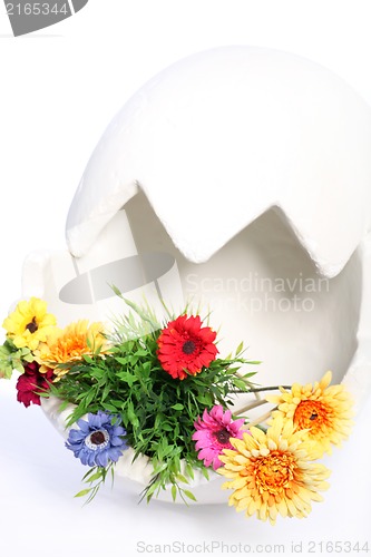 Image of large egg decorated with flowers