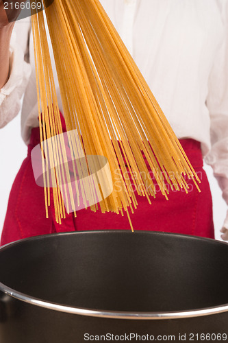 Image of Cooking spaghetti