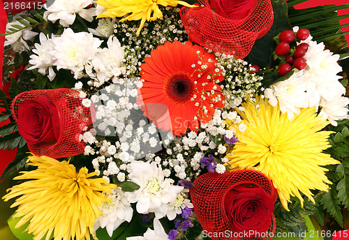 Image of assorted flowers in bouquet closeup
