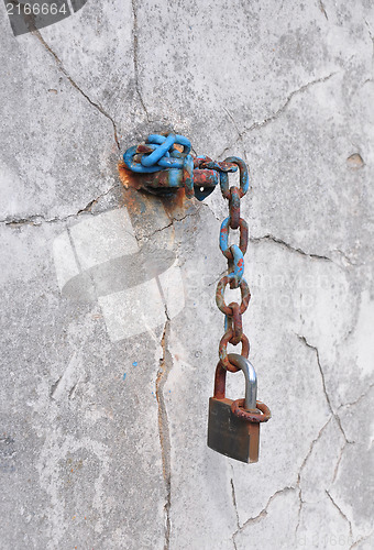 Image of Chain at wall