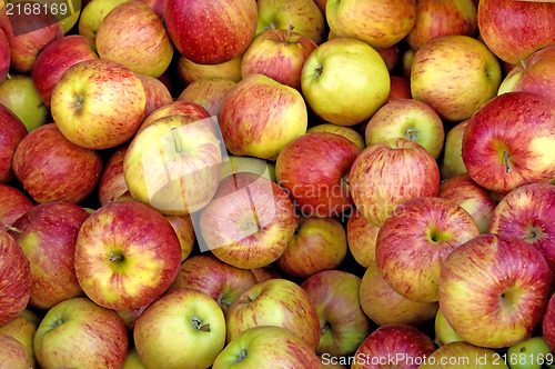Image of apples at a street sale