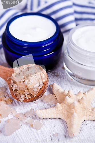 Image of face cream with sea salt and star