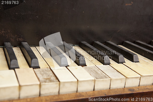 Image of Old piano keyboard