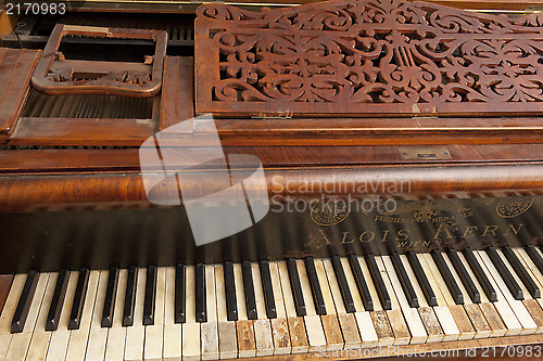 Image of Old piano