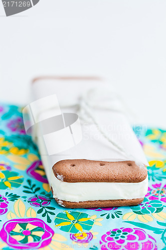 Image of Ice cream biscuit