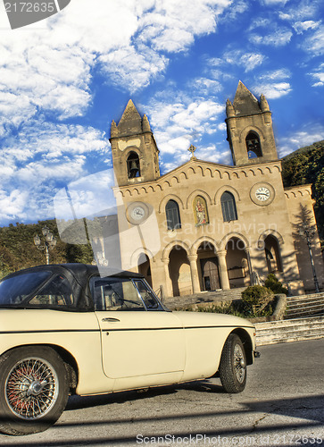 Image of Old car and cathedral of Gibilmanna