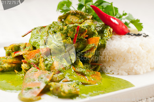 Image of chicken with green curry vegetables and rice