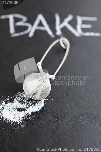 Image of Sieve and icing sugar