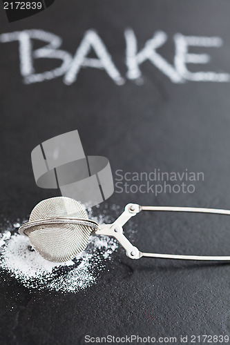 Image of Sieve and icing sugar