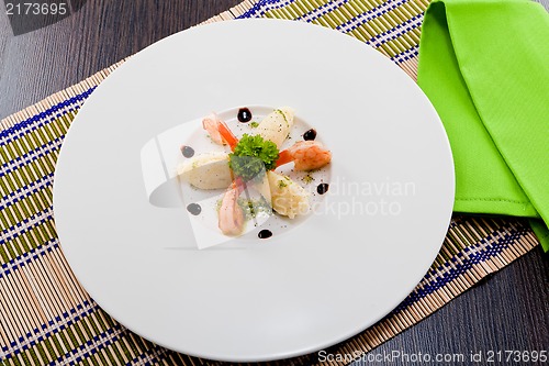 Image of grilled shrimps with potato and kohlrabi puree