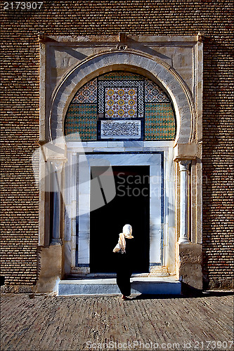 Image of door and woman Great Mosque 