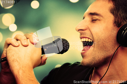 Image of Singer