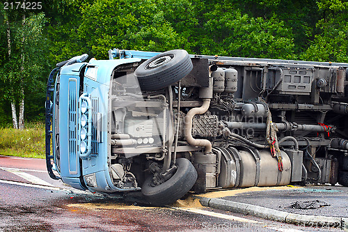 Image of crashed truck 