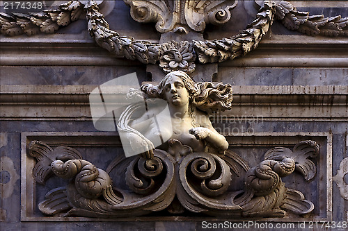 Image of women   in the centre of naples