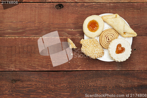 Image of cookies on rustic table