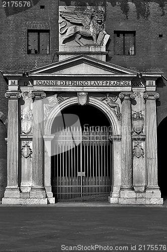 Image of  lion and door