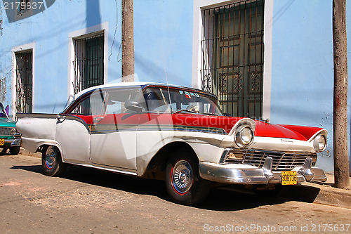 Image of Cuba car