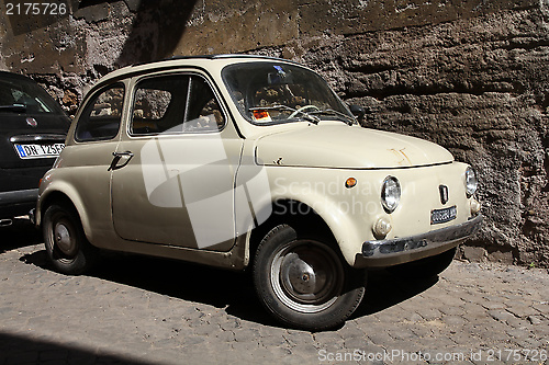 Image of Fiat 500 in Rome