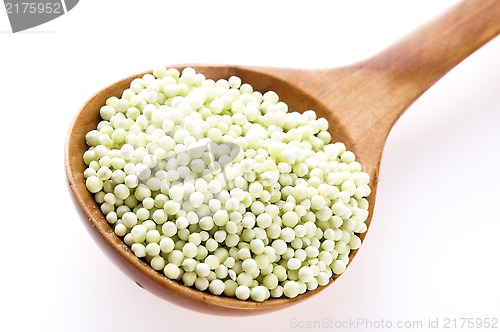 Image of tapioca pearls with lime. white bubble tea ingredients