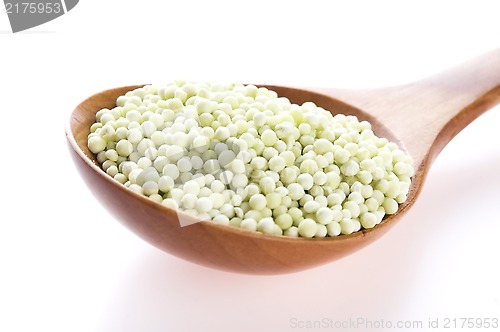 Image of tapioca pearls with lime. white bubble tea ingredients