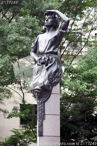 Image of A statue at Charlotte uptown in North Carolina