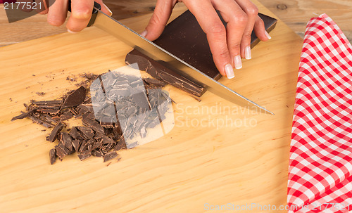 Image of Chopping dark chocolate