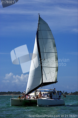 Image of catamaran tropical lagoon hill navigable