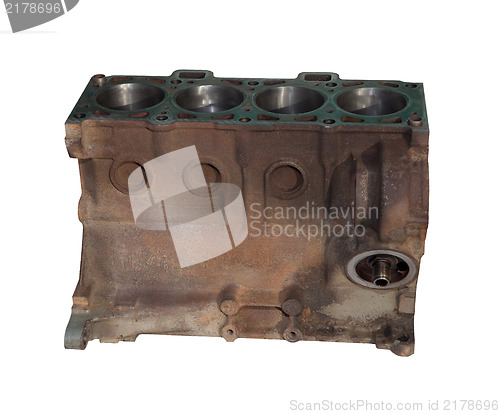 Image of The cylinder head of the engine