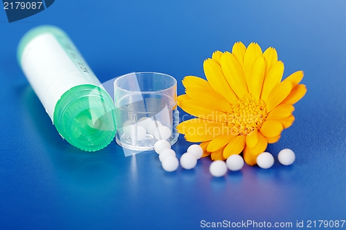 Image of Calendula Officinalis and homeopathic pills