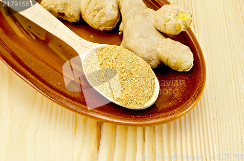 Image of Ginger fresh and dried on a clayware