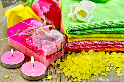 Image of Soap and bath salt with tulips