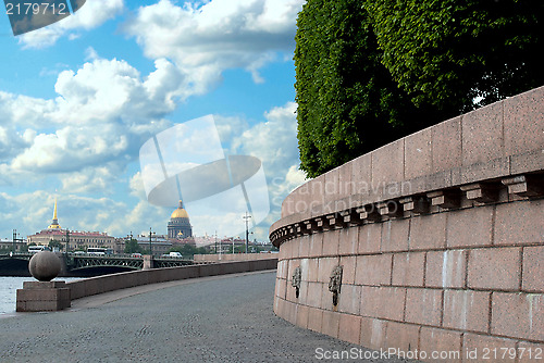 Image of Embankment.