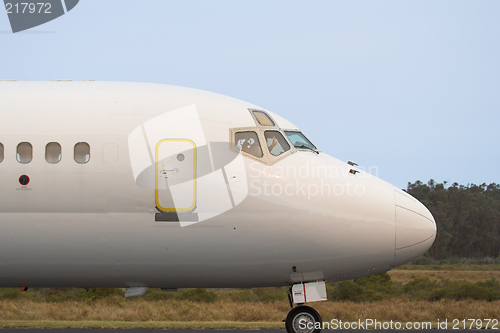 Image of commercial jet liner