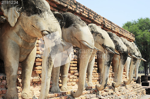 Image of Statue of elephants