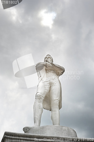 Image of Tomas Stamford Raffles statue