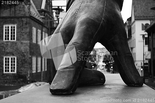 Image of The Glove fountain in Oslo