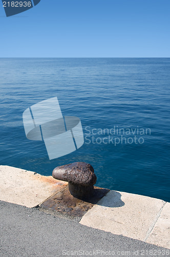 Image of Old stone pier facing the horizon