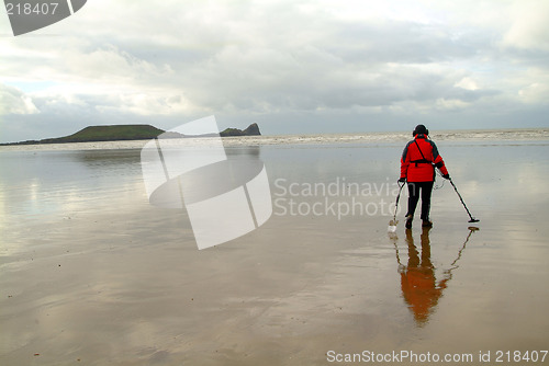 Image of searching at the ebb