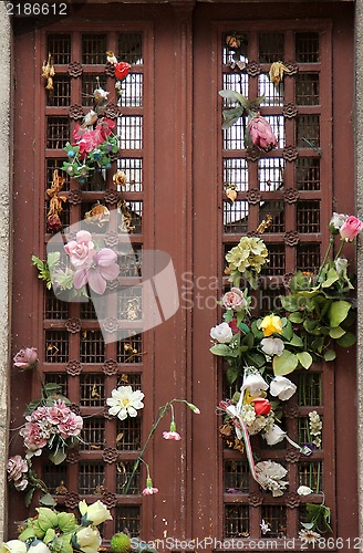 Image of Ornate tomb door in the Pere Lachaise cemetery, Paris