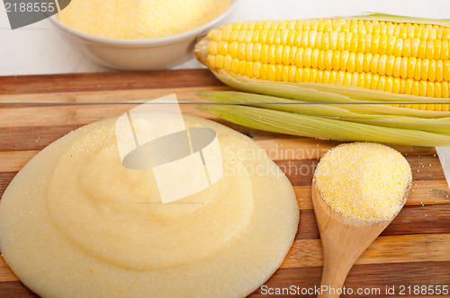 Image of polenta corn mais flour cream