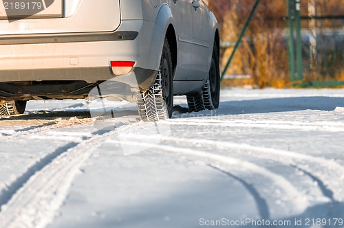 Image of Tyre tracks on the road